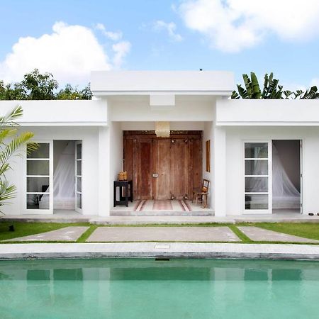 Villa Mutiara Putih By Optimum Bali Villas Seminyak Quarto foto